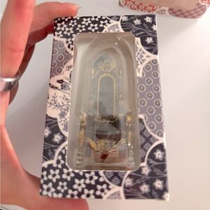 Reputation Throne Ornament